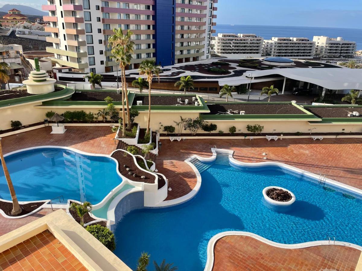 Modern 2-Bedroom Apartment With Stunning View Адехе Экстерьер фото