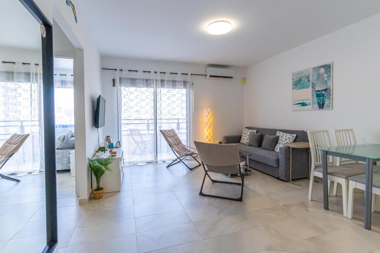 Modern 2-Bedroom Apartment With Stunning View Адехе Экстерьер фото